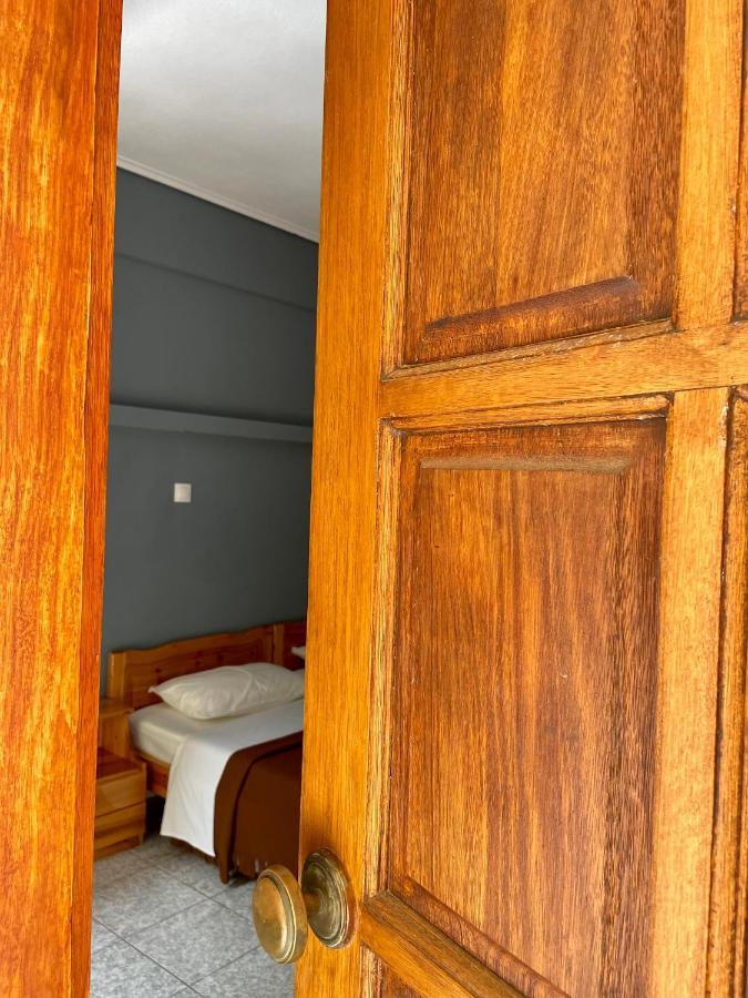 Guesthouse Lykourgos Mavrommátion エクステリア 写真